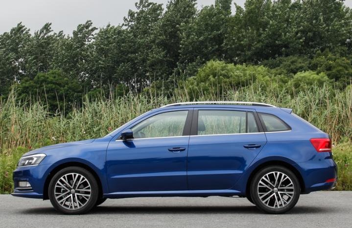 酷似旅行车的大众两厢车,空间宽敞,售价11万多