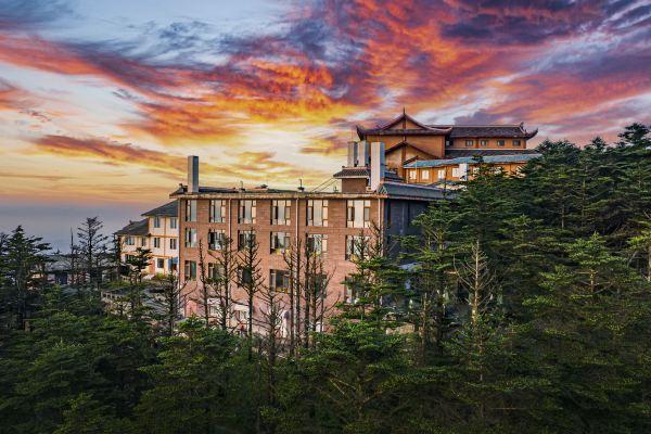 峨眉山金顶大酒店