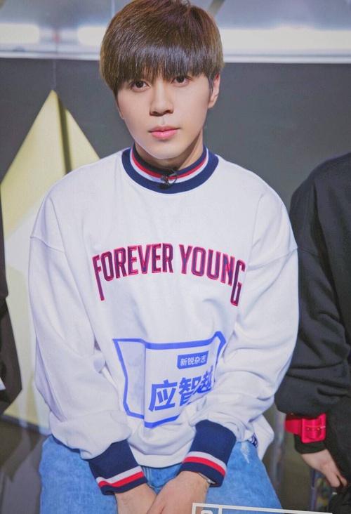 这个组里应该没有应智越的粉吧 他是港du