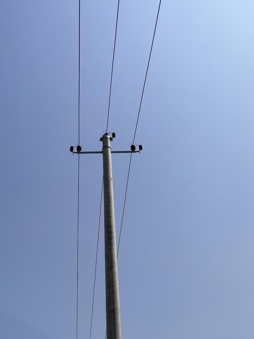 东坑坞次支线#001杆-#007杆穿越居民区及跨越河道更换绝缘导线,并安装