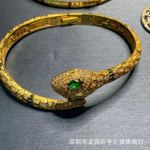 a家鳄鱼开口手环女异域守护灵蛇手镯红刚玉灵蛇手镯