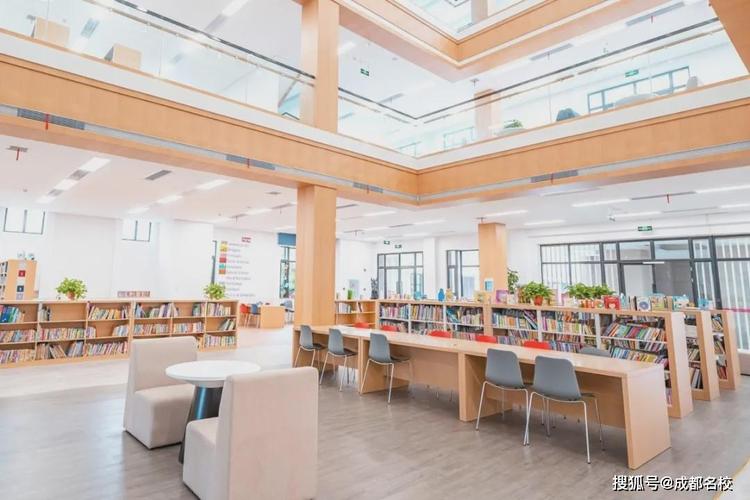 所以,作为成都巴德美际学校最富标志性建筑,图书馆一定值得作为压轴
