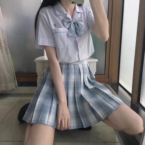 jk女生头像:你是踩碎星光落入我梦境的一袋幻想