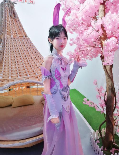 斗罗:初中生cos五年后小舞是什么样?甜美不失可爱,大