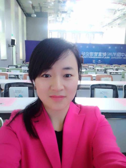 浙江股权交易中心股权众筹事业部负责人 邓娟