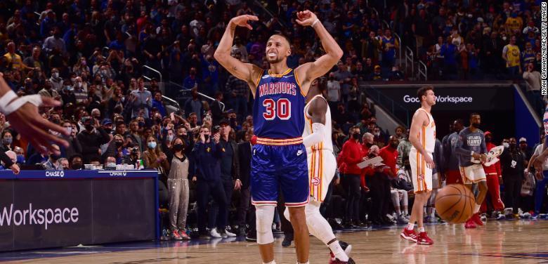 金州勇士队的库里以 50 分和 10 次助攻创造了 nba 历史