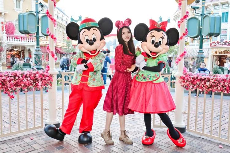 米奇米妮石膏涂鸦的简单介绍