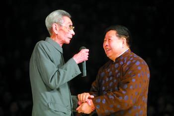 综合 长沙晚报  图为著名相声演员侯宝林(左),刘宝瑞(中),马季在北京