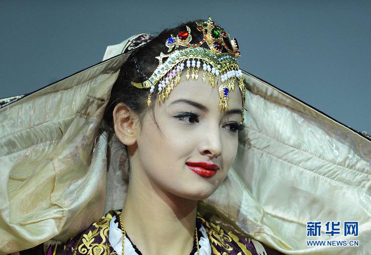 中亚风情:美轮美奂的乌兹别克斯坦时装秀(高清组图)