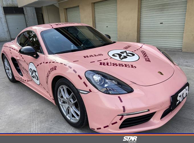 保时捷718改色膜粉猪彩绘 纷纷惹人爱