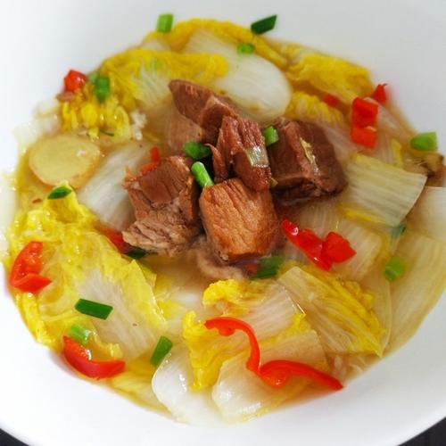 一林私厨做的猪肉罐头炖土豆白菜