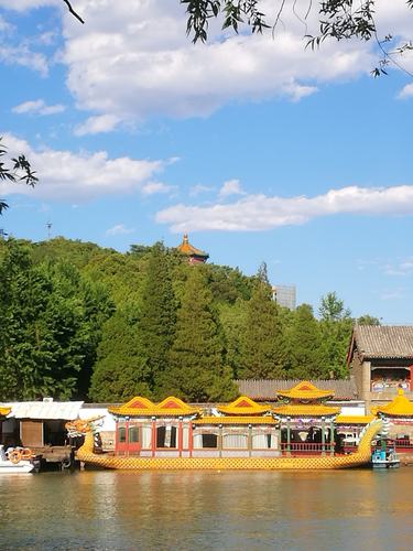 颐和园里的游船