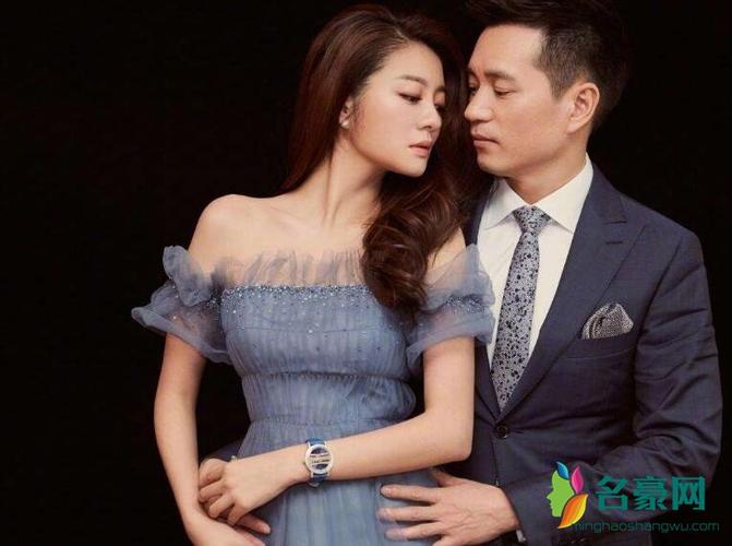 安以轩不知老公捐款 捐赠20万个口罩相当阔绰