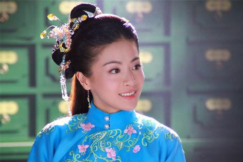 长大的柳文昭也被玉麒麟的性格吸引,但无奈这桩"金玉良缘"是太后赐婚