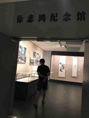 宜兴徐悲鸿纪念馆-"只是坐公交路过看到雕像,真正在哪不知道,.