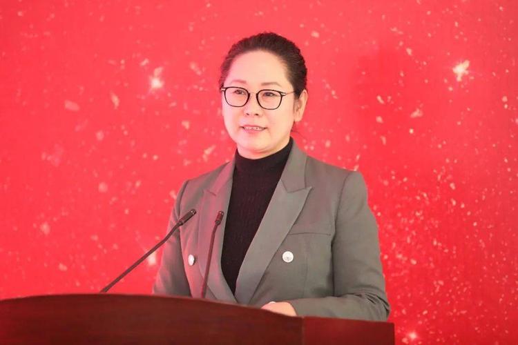 荣程集团董事会主席张荣华发表讲话