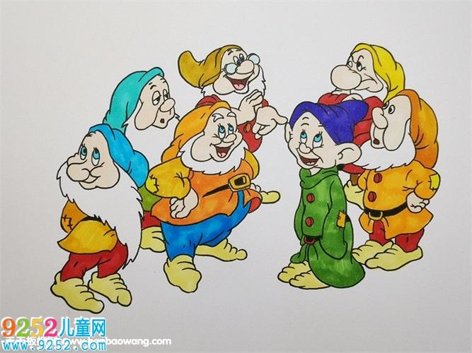 七个小矮人一步一步画 白雪公主简笔画