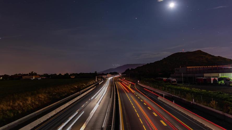 车流-尾灯-高速公路2k_2560x1440_高清视频素材下载(编号:3097129)