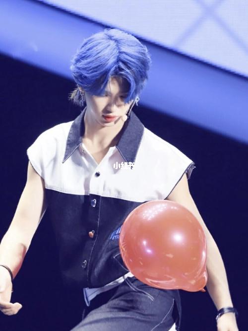 黄明昊壁纸_黄明昊_壁纸_justin黄明昊_素材_壁纸