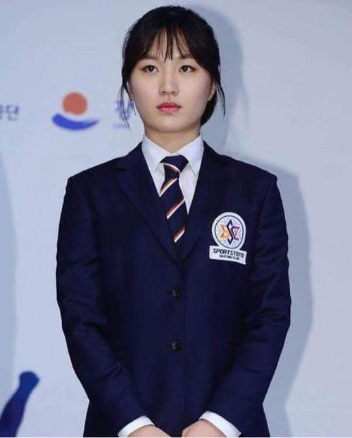 韩国短道美女炮轰范可新人品差,称滑联应禁赛中国队