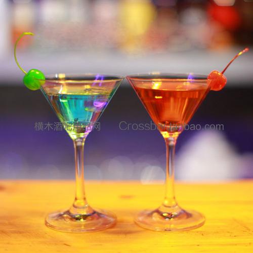 鸡尾酒杯三角杯马天尼杯红酒杯玻璃酒杯水晶高脚杯香槟杯酒吧杯子