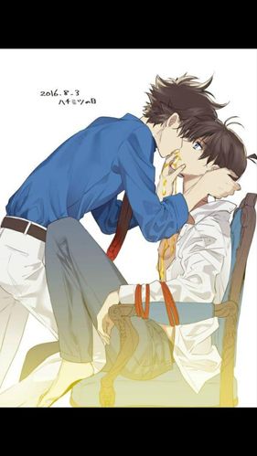 柯南基德cp接吻图片