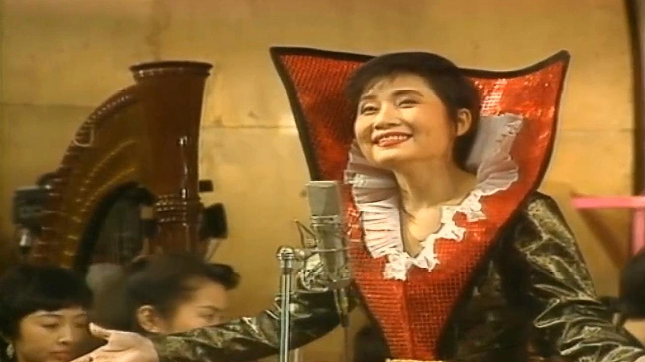 「国家大魔王李娜」现场演唱《望城市从故乡》,一张嘴我就哭了!