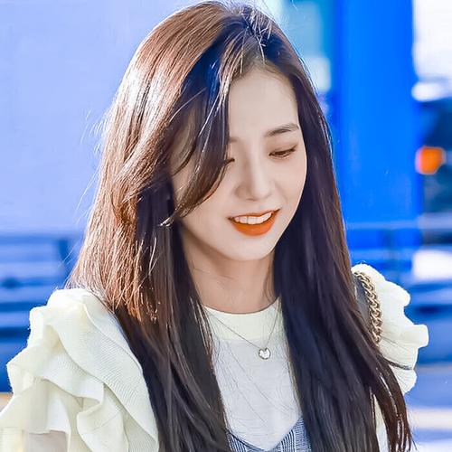 "电影不是爱情,我们才是" 裴兔 金智秀 金智秀头像