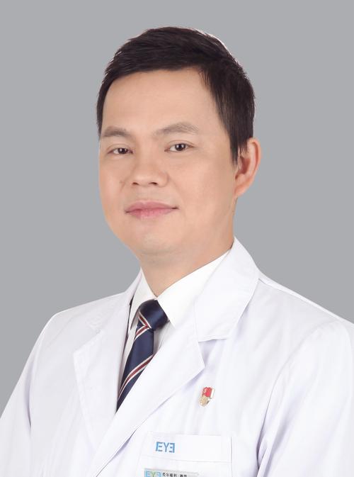 李霄