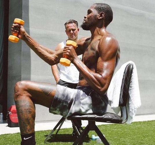 nba脱衣有肉的5大球星杜兰特有麒麟臂欧文腹肌像刀刻