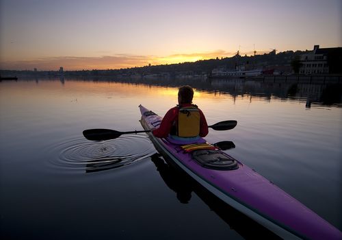 一只船和一个人的风景