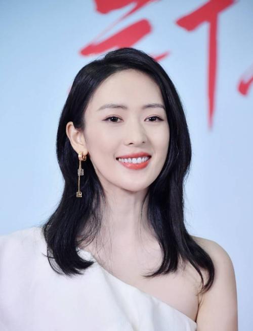 《三十而已》顾佳人生开挂?全职太太也能活精彩,佟丽娅成就童谣