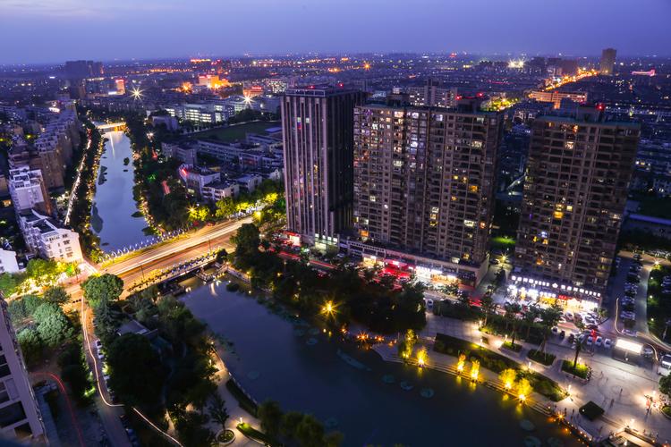 人间烟火气,最抚百姓心!"梧桐夜未央"点亮桐乡夜经济