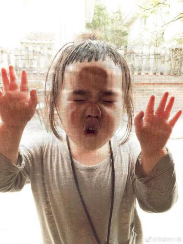 "吃货"小蛮如今变成这样 哭起来的样子太搞笑