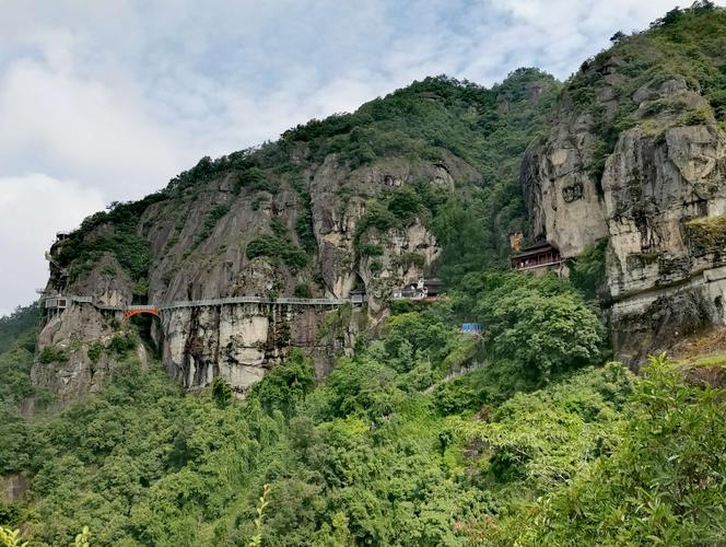 其它 大慈岩,江南悬空寺, 写美篇 大慈岩,悬空寺坐落在建德市内24公里