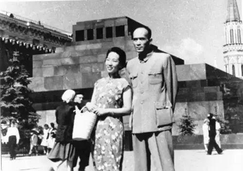 田方,于蓝夫妇1978年,她又被检查出患了乳腺癌,做了两次乳房的全切术