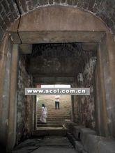 彦宾已罢,重诲复以客省使李严为监军.