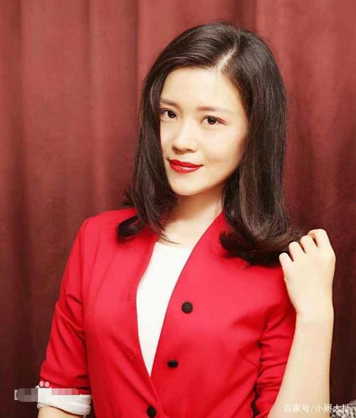 悲惨女星胡琳娜:母亲丁嘉丽出轨,生下自己后父亲失踪