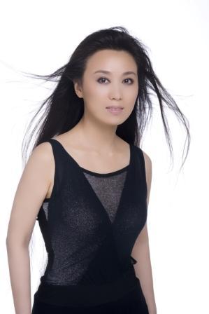 吴琼期盼大家都能平安《回家》过团圆年(组图)