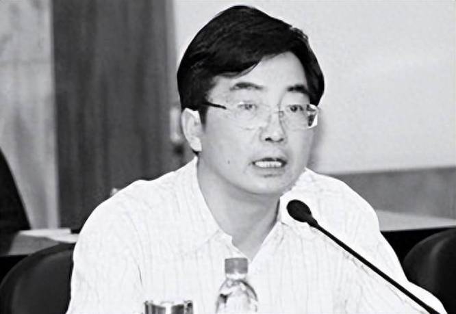 98亿,情妇数十个,人称"许三多"