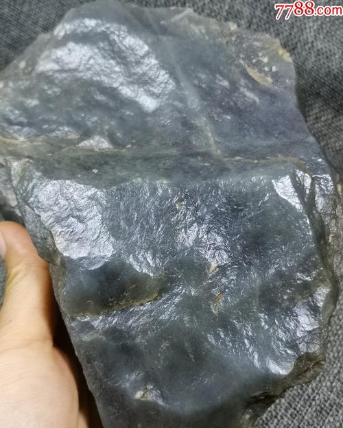 4011和田玉细肉青花戈壁料原石915克