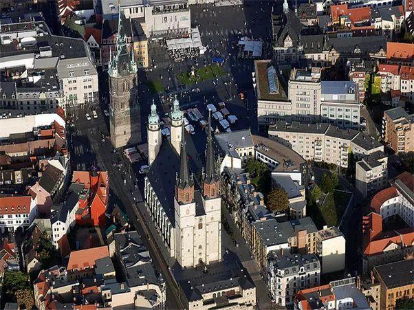 包括几座题材独特的博物馆,雄伟的教堂城堡和巴罗克时期作曲家亨德尔