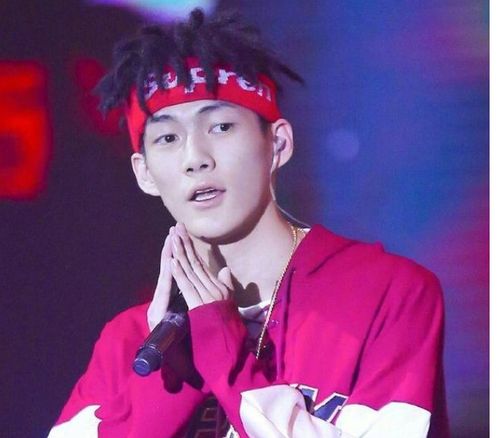 2019年8月5日深夜,红花会贝贝(李京泽)在一直播平台直播过程中,突然