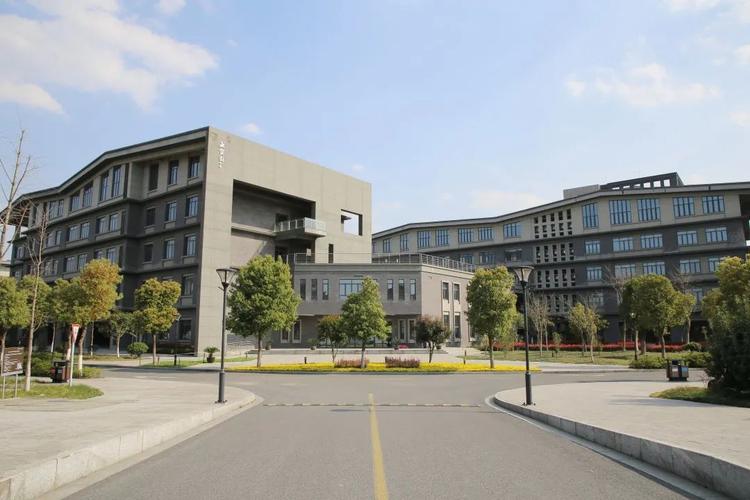 浙江树人大学
