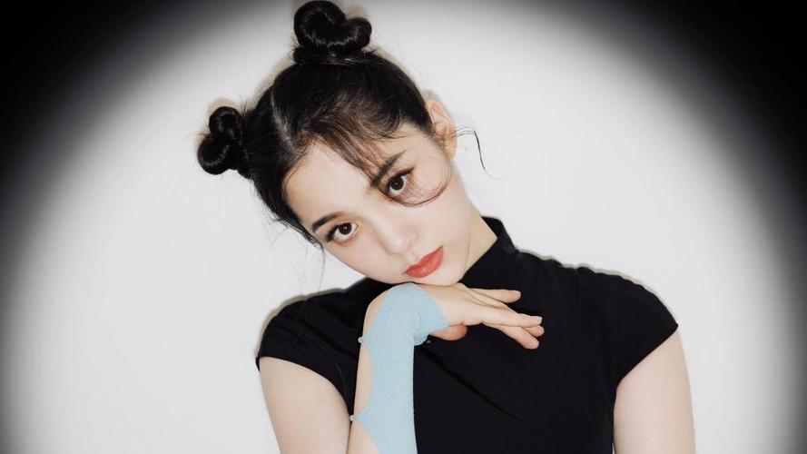 欧阳娜娜暗黑春丽俏皮可爱造型写真,高清壁纸图片