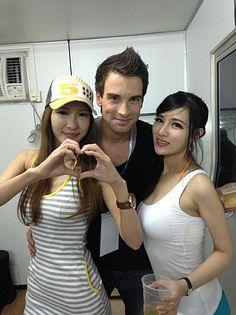 相信大家都很少看过,刚出世的魔鬼鱼.