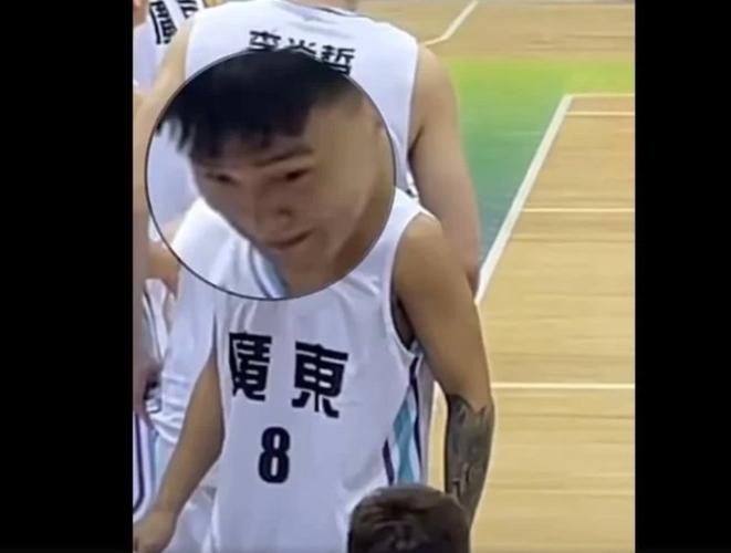 敢挑衅总经理?朱芳雨自称无人敢穿8号球衣,随后赵睿身穿8号展示给他