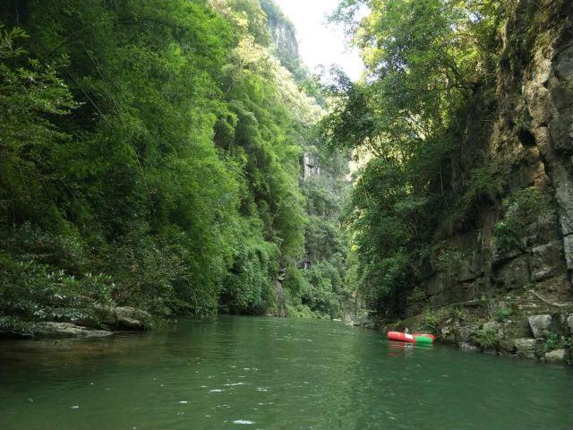 黔东南苗族侗族自治州景点大全 施秉县景点大全 >杉木河漂流景区旅游