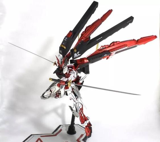 但是很多红异端的制作都仅限于元套件的造型,看多了总是觉得莫得灵魂