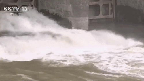 旱情发生后,水利部多次下达调度令,调度长江上游水库群及三峡水库